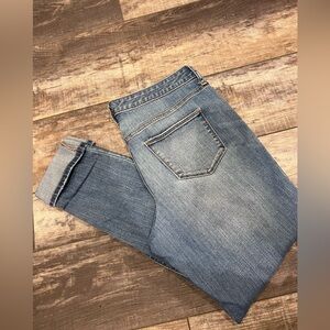 Universal Thread Women’s Light Blue Distressed Denim Jeans